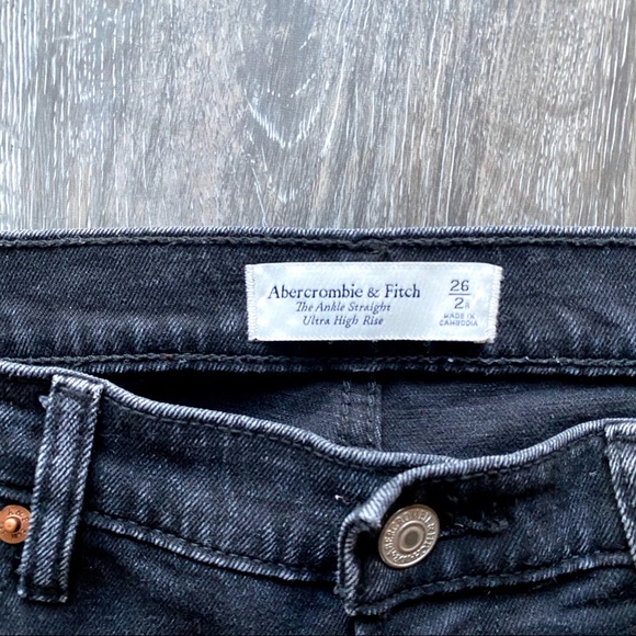 A&F Ultra High Rise Ankle Straight Jeans - Picture 4 of 5